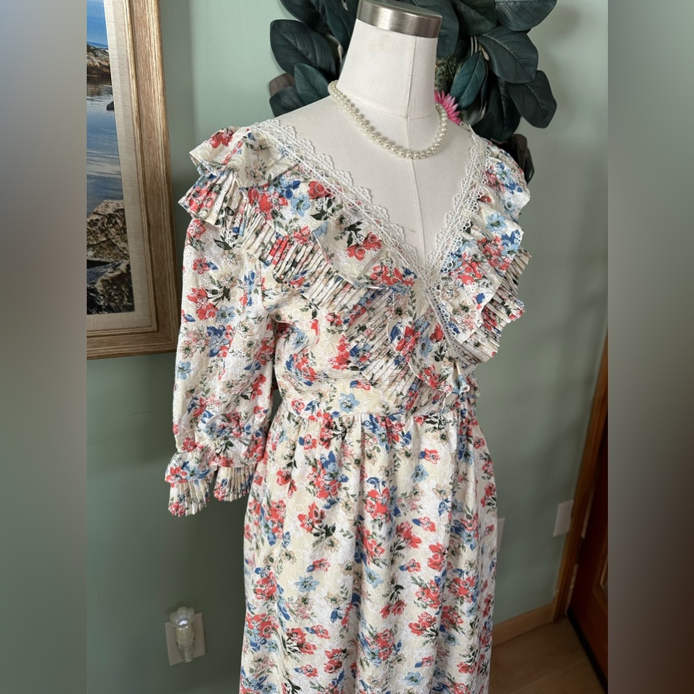 Victorian Dress - Picture 4 of 6